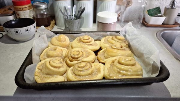 sourdough cinnamon buns